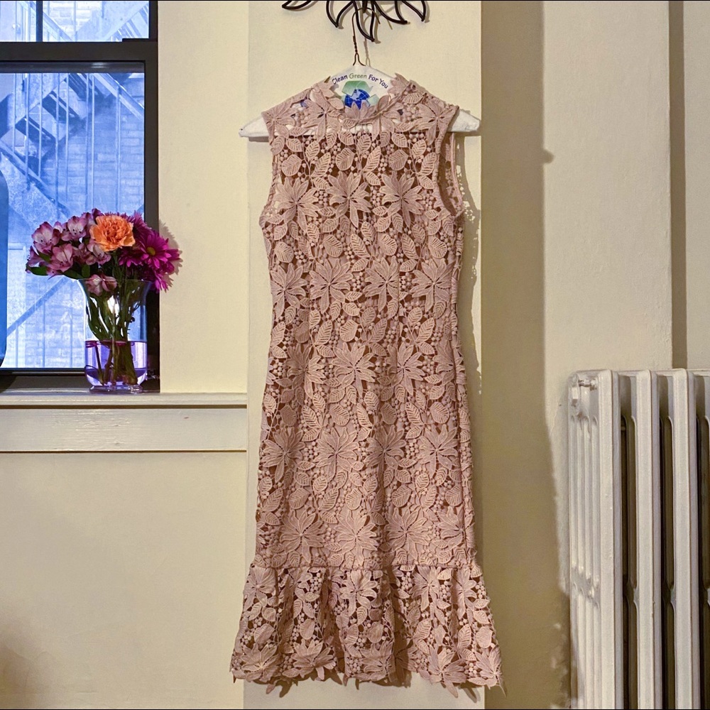 Lilac lace cocktail dress, perfect condition